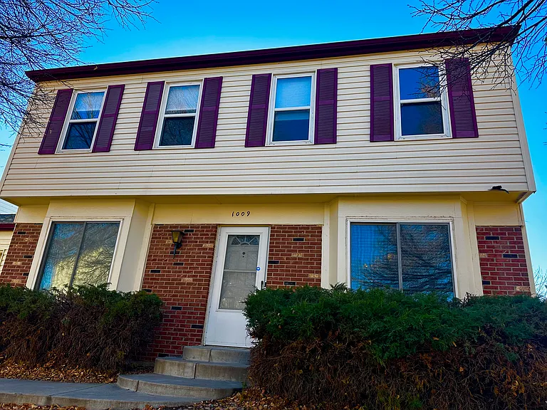 1009 S Lewiston Way — Photo 5