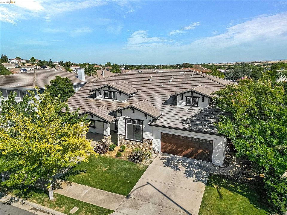 1st image of 547 Lakeview Dr