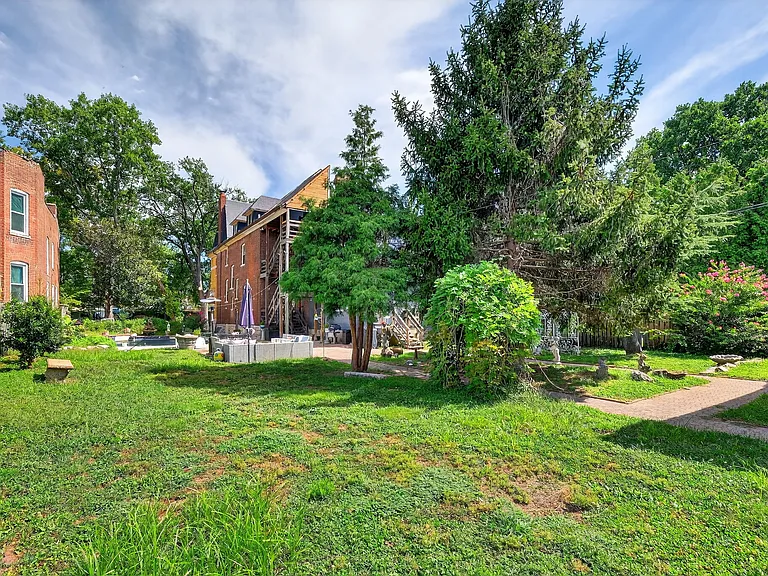 4330 W Pine Blvd — Photo 79