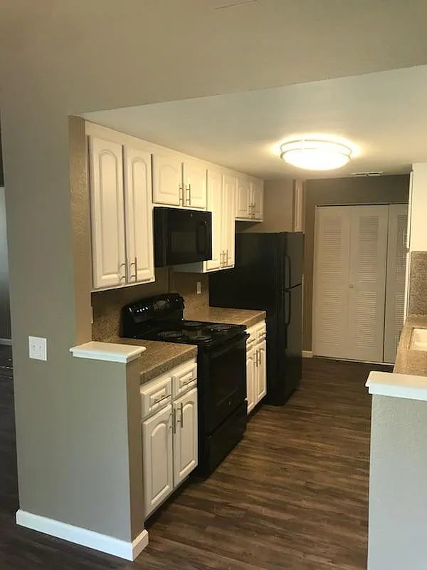 3 bed, 1660 sqft, $2,750 — Photo 2