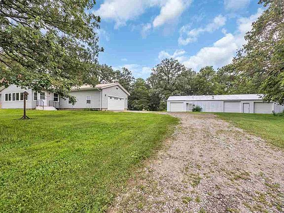 3rd image of 9826 Brandon Rd