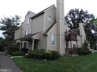 330 Woodlake Dr, Marlton, NJ 08053