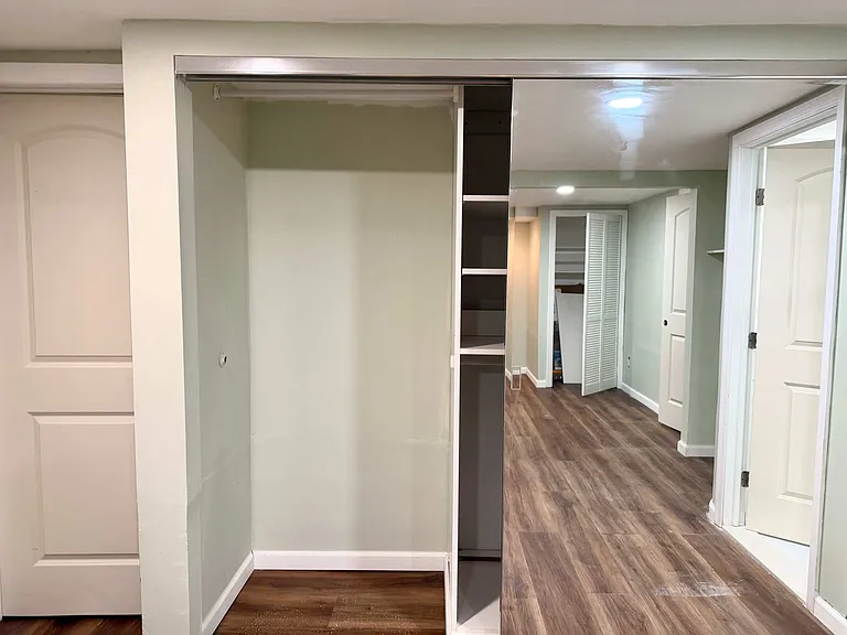 52 Deepdale Dr — Photo 8