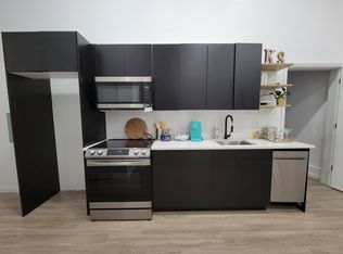 556 Market St #1E, Newark, NJ 07105