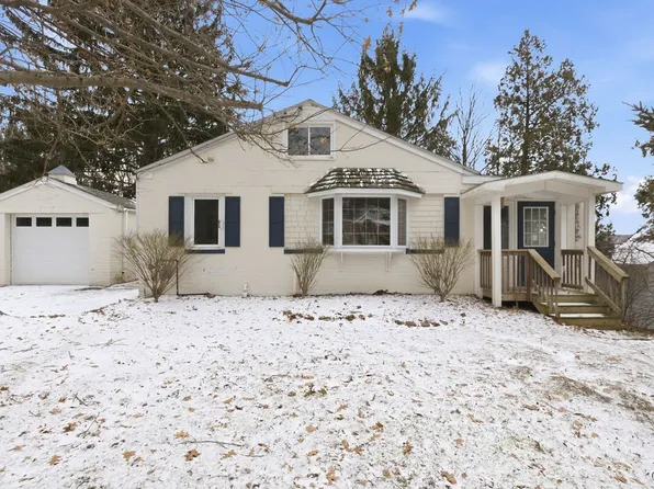 204 Eureka Dr, Manlius, NY 13104