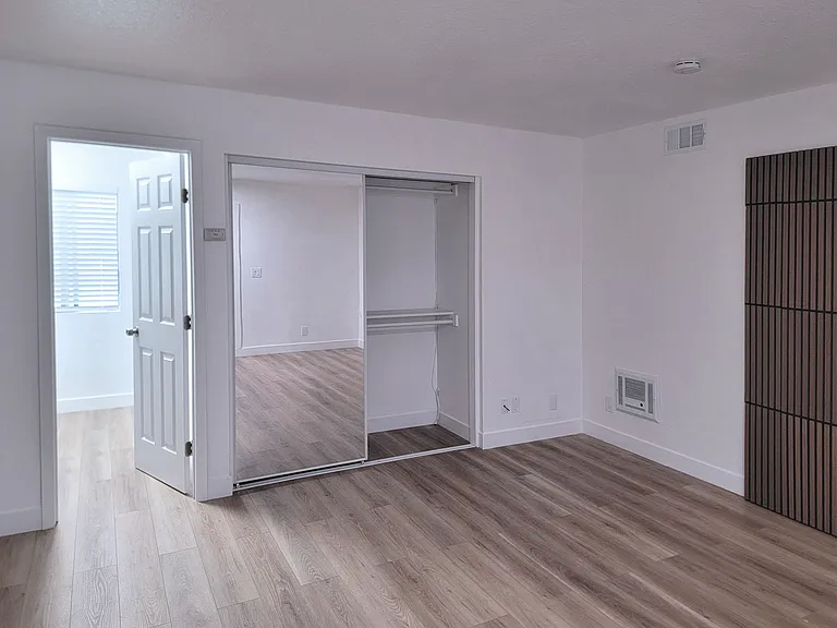 5122 Dunbar Dr #2 — Photo 4