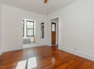 31-21 35th St #2R, Astoria, NY 11106