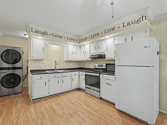 2nd image of 406 Northgate Dr
