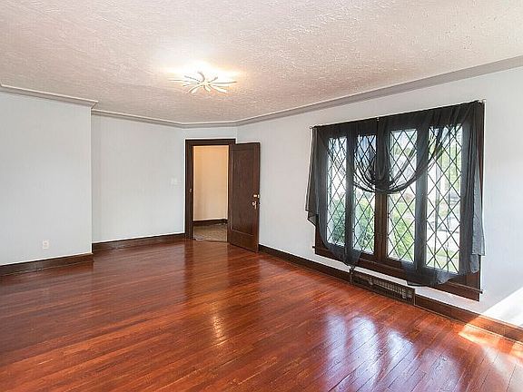 5th image of 2915 Marmore Ave #Down