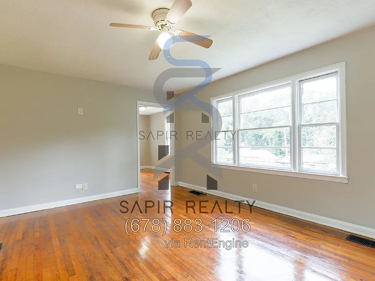3469 Glen Rd — Photo 3