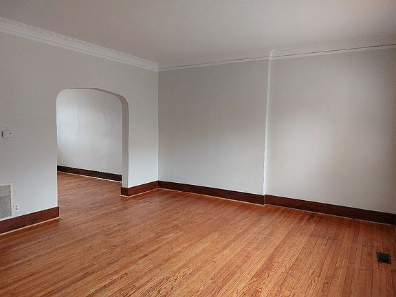4th image of 111 N 38th St #18