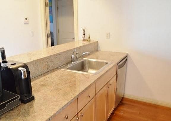 Kitchen with dishwasher