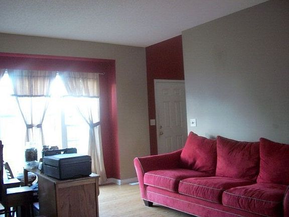 4th image of 930 Caroline Cir