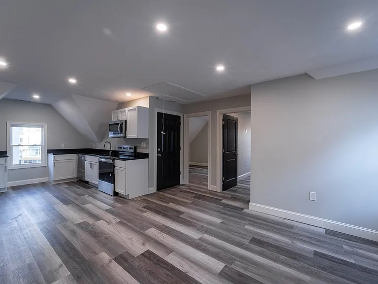 72 Florence St #2 — Photo 4