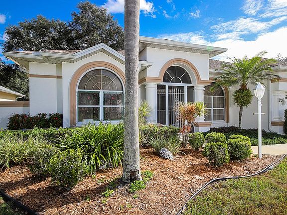 3rd image of 470 Bermuda Isles Cir #1