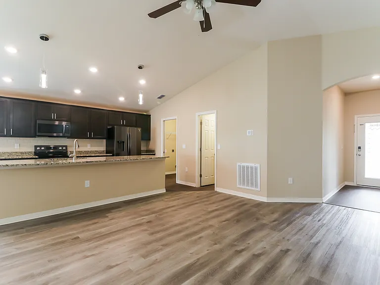 6784 Hanworth Ln — Photo 5