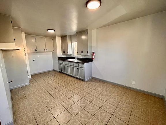 5th image of 1051 Broad Ave