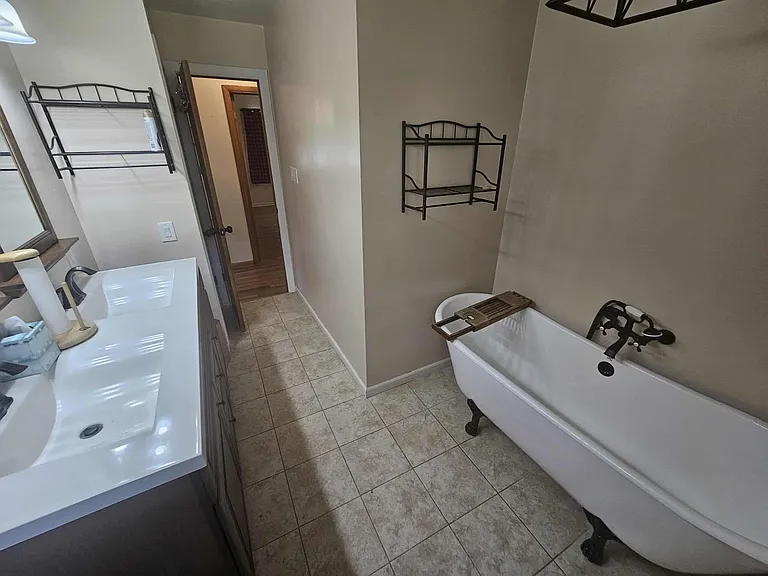 4009 Lor Ron Ave — Photo 12