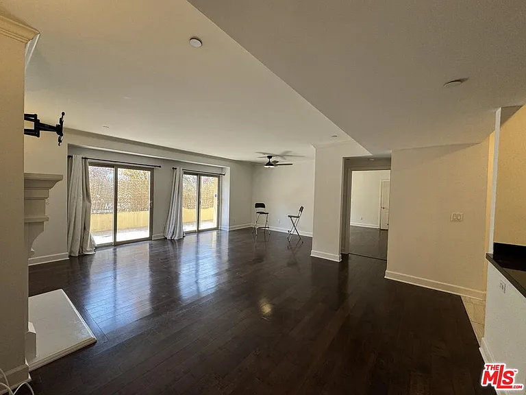 1522 Amherst Ave #101 — Photo 9