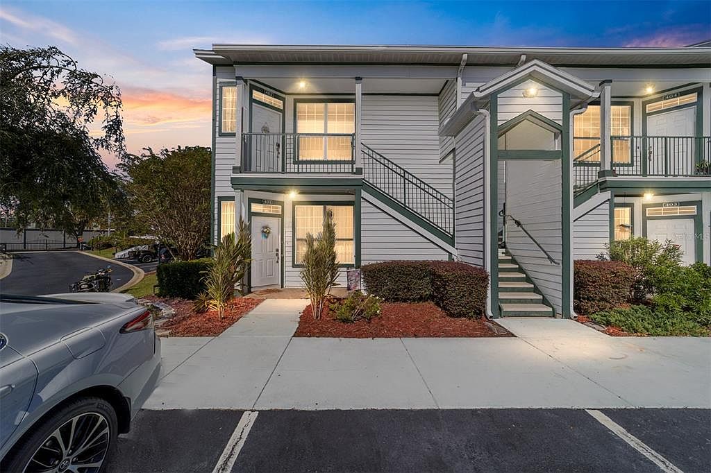 231 NE 28th Ave APT 402