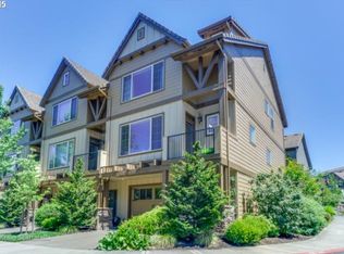 2032 NW Village Cir, Portland, OR 97229