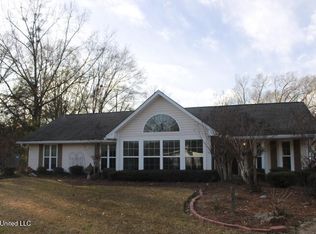 520 Hunters Creek Cir, Madison, MS 39110