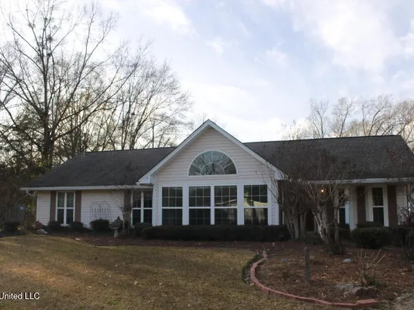 520 Hunters Creek Cir, Madison, MS 39110