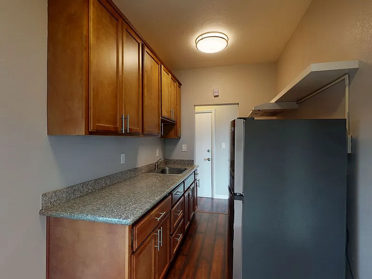 5452 Bancroft Ave — Photo 21