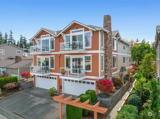 626 Glen St APT 301, Edmonds, WA 98020