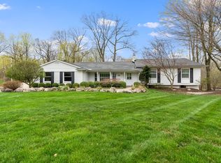 635 Fieldstone Dr, Rochester Hills, MI 48309