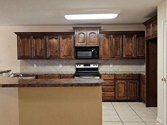 3rd image of 3806 Monty Dr