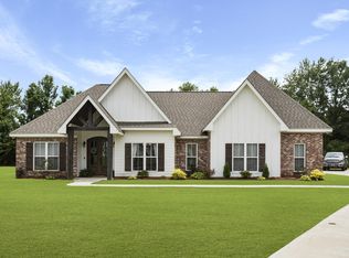87 Berwick Rd, Petal, MS 39465