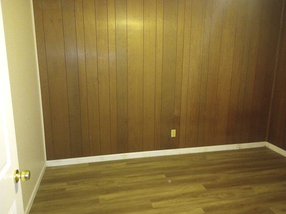 5th image of 706 W Lee Rd #2