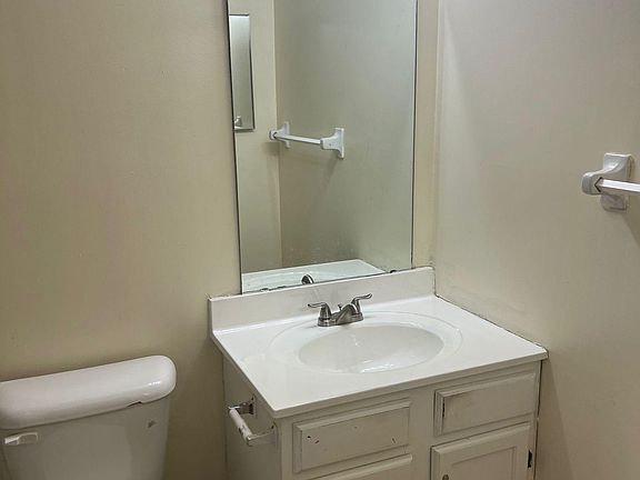 4th image of 177 Carmel Woods Dr