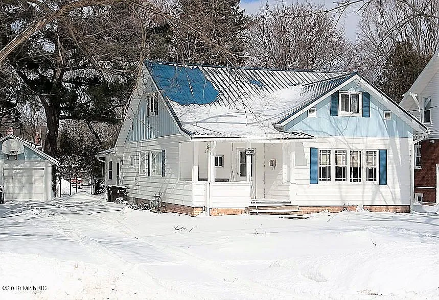 408 Sanborn Ave photo 1