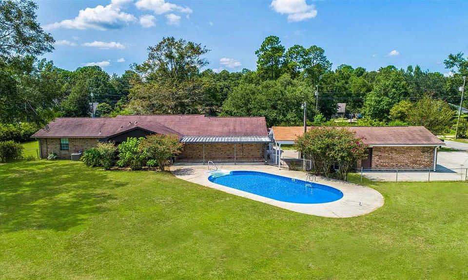 1st image of 3417 Barkwood Dr