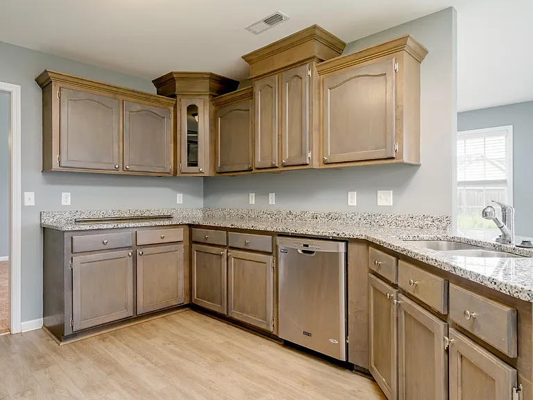 2860 Foxcroft Cir — Photo 11