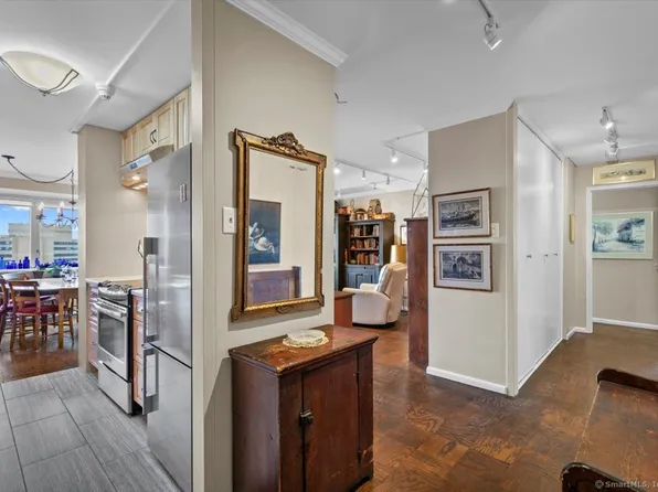 100 York Street #14O, New Haven, CT 06511