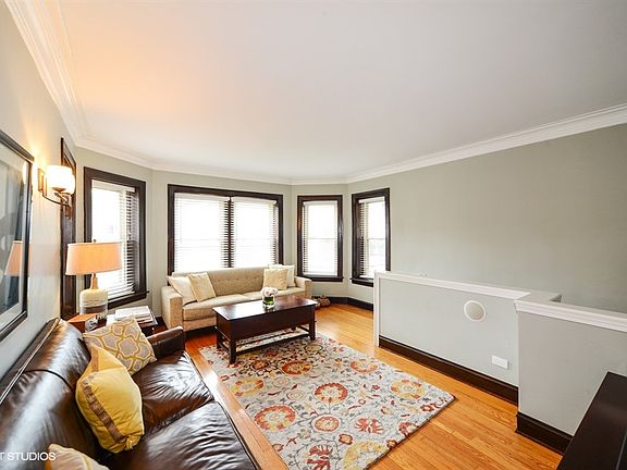2nd image of 4850 N Oakley Ave APT 1F