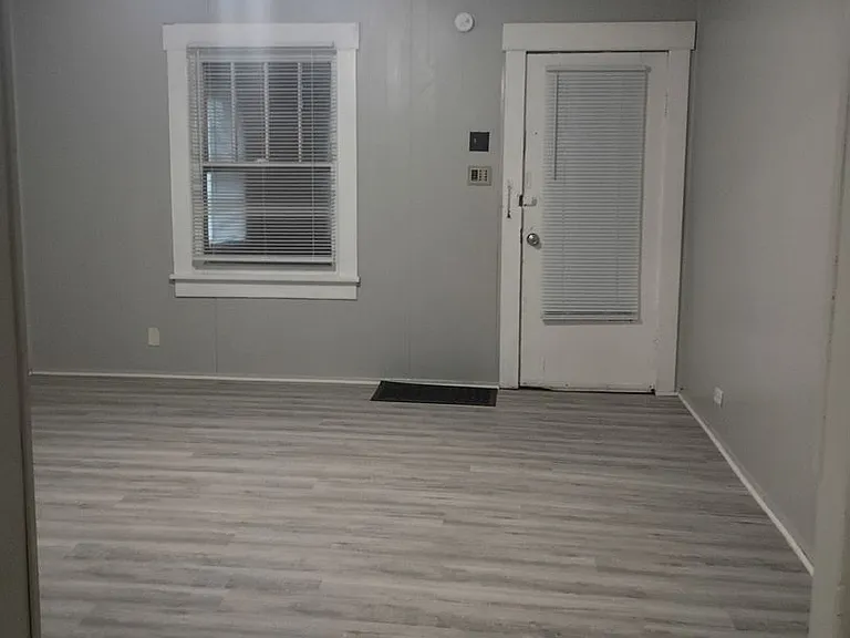 2401 S Mulberry St — Photo 18