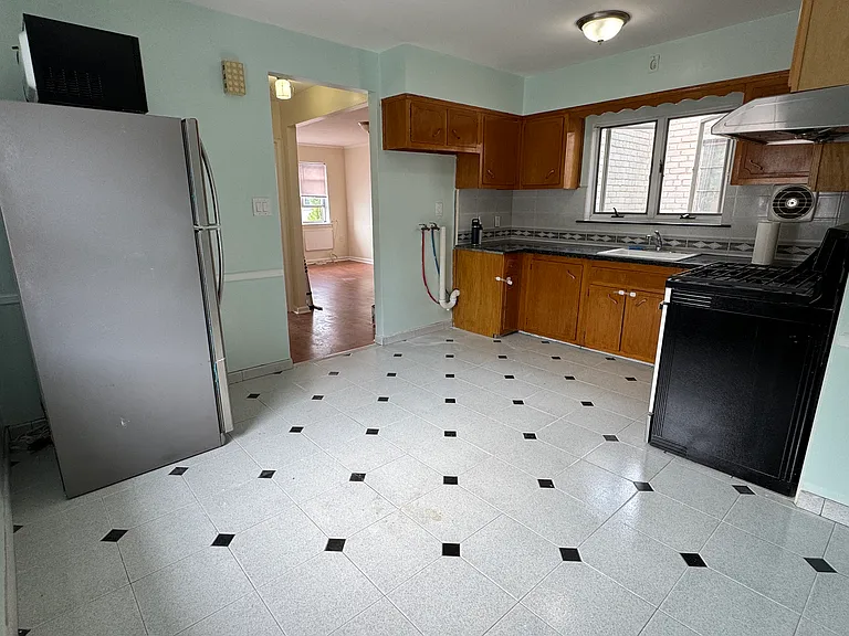 114 Avenue N #1 — Photo 9