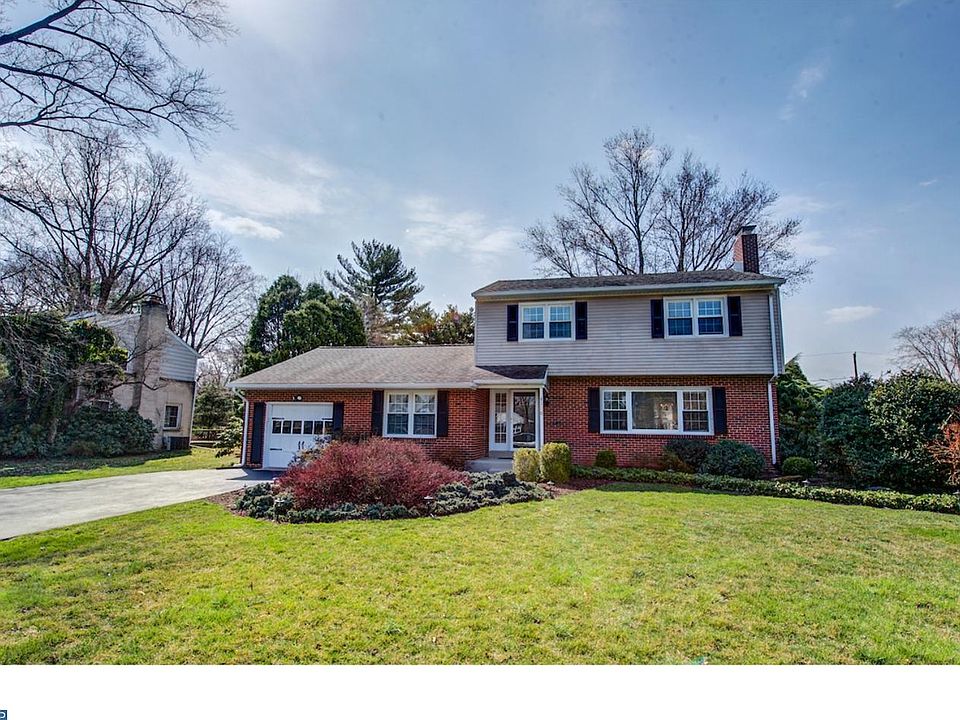 1st image of 130 Oldbury Dr