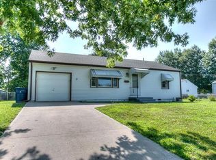 6605 N Campbell St, Gladstone, MO 64118