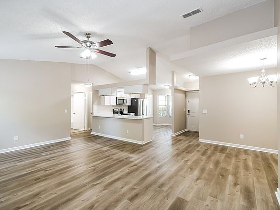 4th image of 3188 Chads Ct