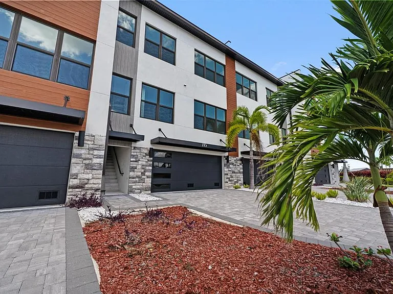 772 Gran Kaymen Way — Photo 2