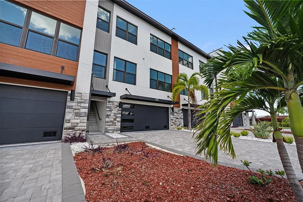Building Photo - 774 Gran Kaymen Way