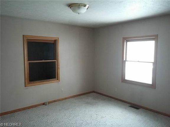 4th image of 571 Brady Ave