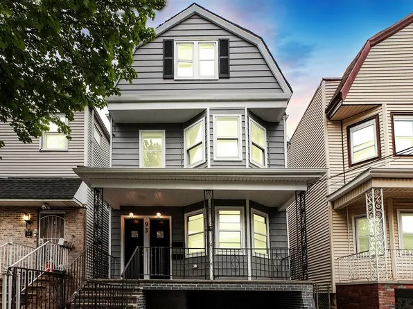 93 W 11th St, Bayonne, NJ 07002