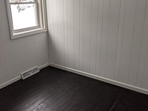 4th image of 208 W 14th St APT 1