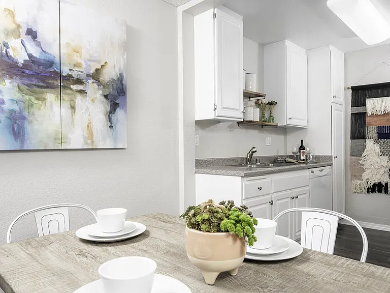 Axiom Tustin — Photo 23